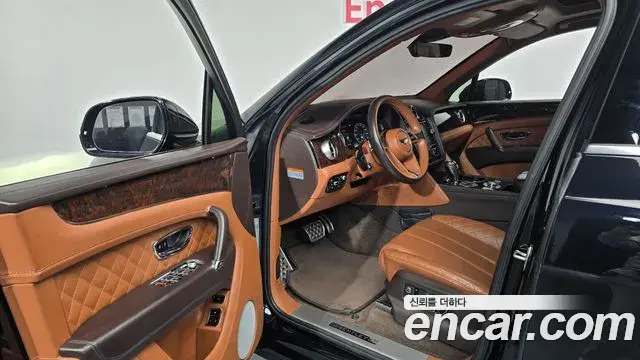 Bentley Bentayga 2018 — Photo 19/20