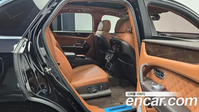 Bentley Bentayga 2018 — Photo 10/20