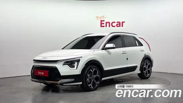 Kia Niro 2025 — Фото 1/20