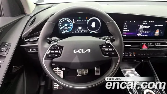 Kia Niro 2025 — Фото 13/20