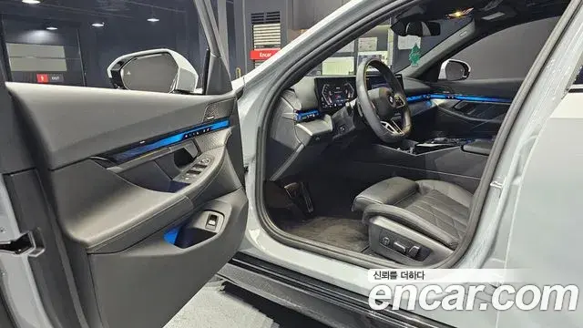 BMW 5 Series 2025 — Photo 11/20