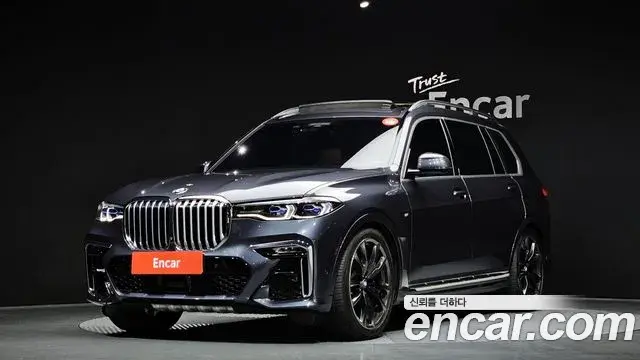 BMW X7 2020 — ფოტო 8/20