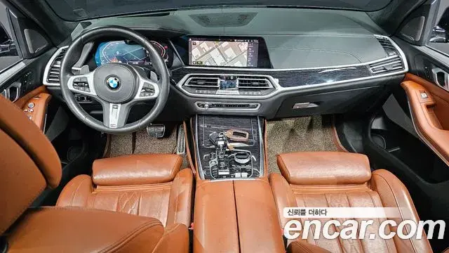 BMW X7 2020 — ფოტო 18/20