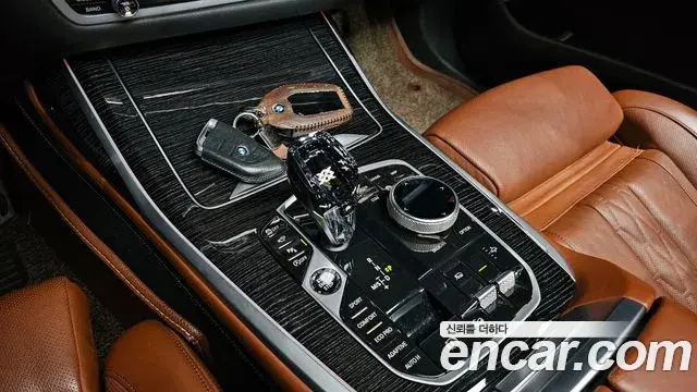 BMW X7 2020 — ფოტო 5/20