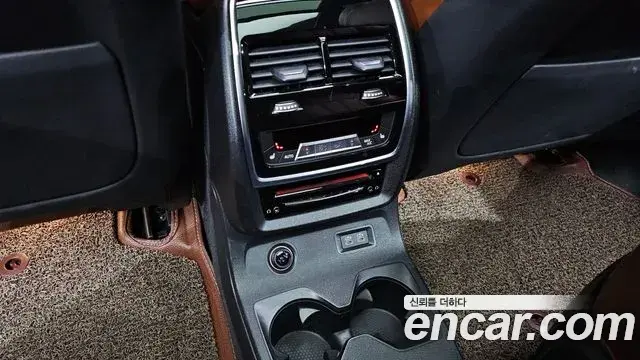 BMW X7 2020 — ფოტო 7/20