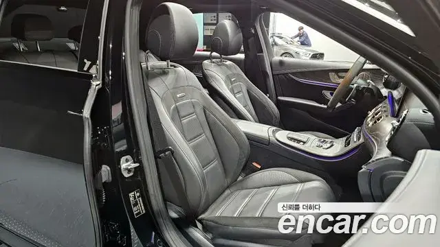 Mercedes-Benz E-Class 2023 — Фото 8/20