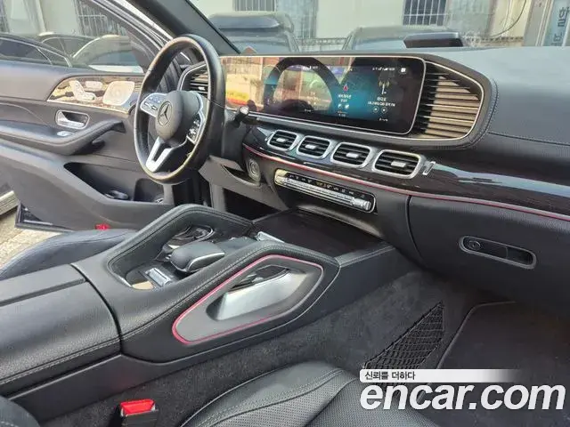 Mercedes-Benz GLE-Class 2021 — ფოტო 18/20