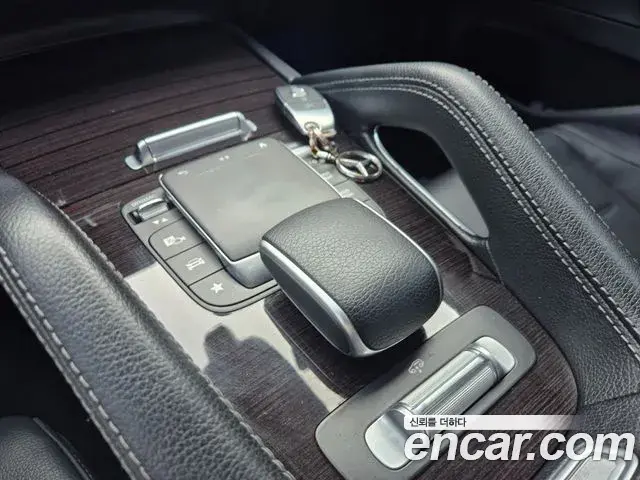 Mercedes-Benz GLE-Class 2021 — ფოტო 3/20