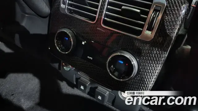 Land Rover Range Rover 2019 — ფოტო 17/20