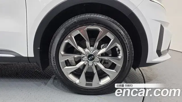 Kia Sorento 2020 — ფოტო 8/20