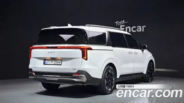 Kia Carnival 2024 — Şəkil 2/20