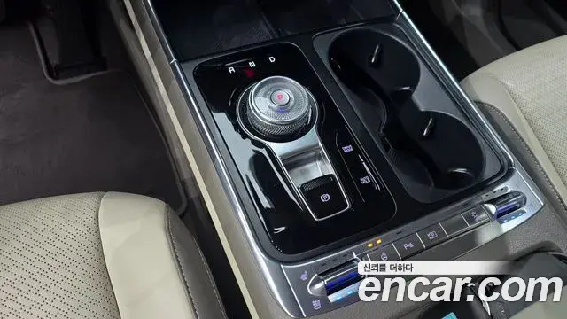 Kia Carnival 2024 — Şəkil 17/20