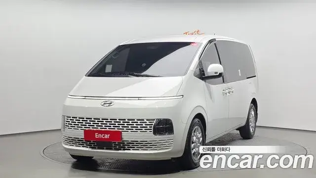 Hyundai Staria 2023 — Фото 1/20