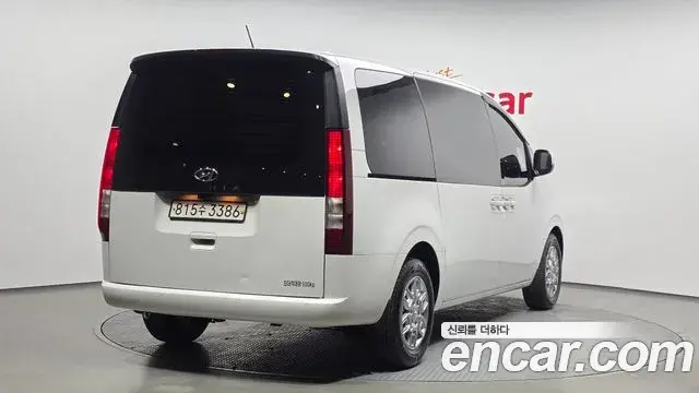 Hyundai Staria 2023 — Фото 2/20