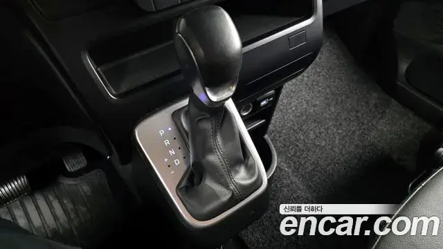 Hyundai Staria 2023 — Фото 9/20