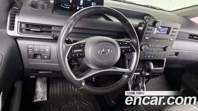 Hyundai Staria 2023 — Фото 13/20