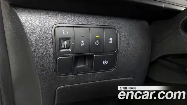 Hyundai Staria 2023 — Фото 17/20