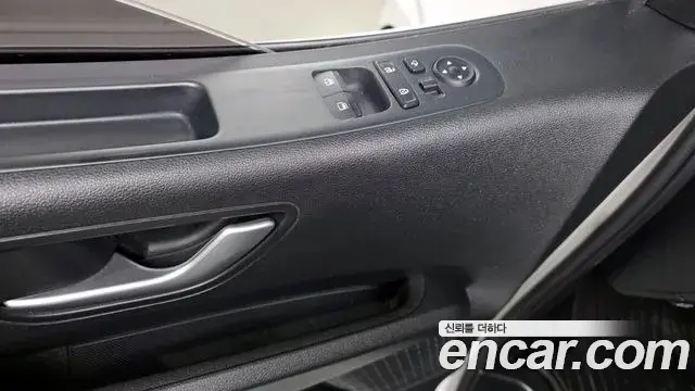 Hyundai Staria 2023 — Фото 18/20