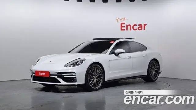 Porsche Panamera 2022 — Фото 1/20