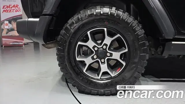 Jeep Wrangler 2020 — ფოტო 9/20