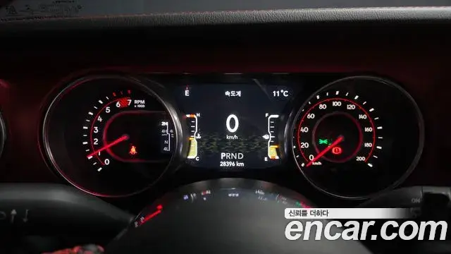 Jeep Wrangler 2020 — ფოტო 11/20