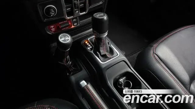 Jeep Wrangler 2020 — ფოტო 3/20