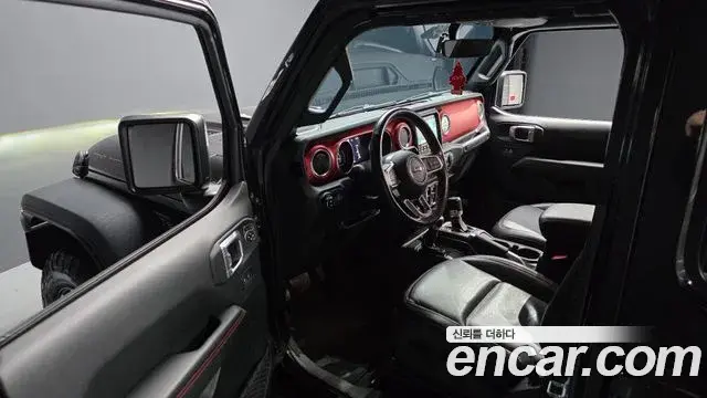 Jeep Wrangler 2020 — ფოტო 17/20