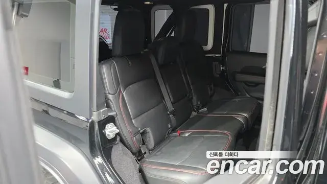 Jeep Wrangler 2020 — ფოტო 4/20
