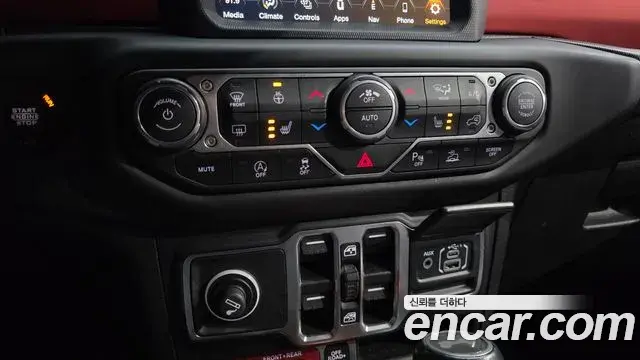 Jeep Wrangler 2020 — ფოტო 5/20
