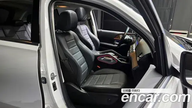 Mercedes-Benz GLE-Class 2021 — Фото 12/20