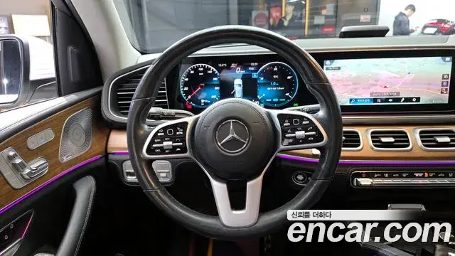 Mercedes-Benz GLE-Class 2021 — Фото 13/20