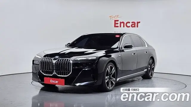 BMW 7 Series 2023 — ფოტო 1/20