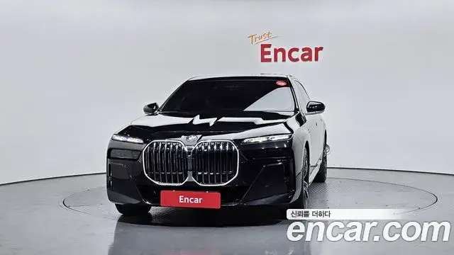 BMW 7 Series 2023 — ფოტო 12/20