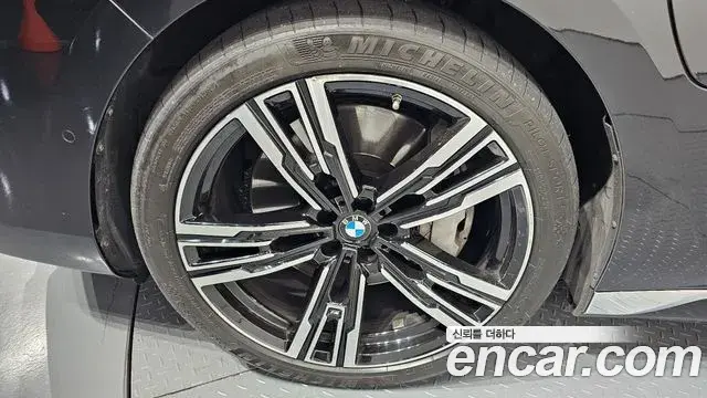BMW 7 Series 2023 — ფოტო 9/20