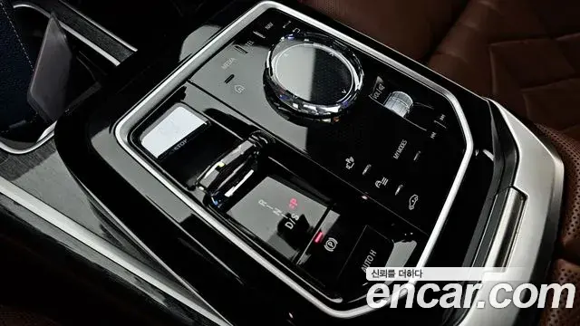 BMW 7 Series 2023 — ფოტო 18/20