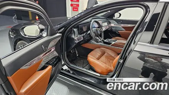 BMW 7 Series 2023 — ფოტო 14/20