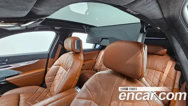 BMW 7 Series 2023 — ფოტო 5/20