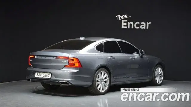 Volvo S90 2019 — Photo 16/20
