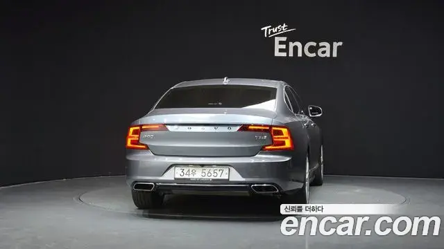 Volvo S90 2019 — Photo 19/20