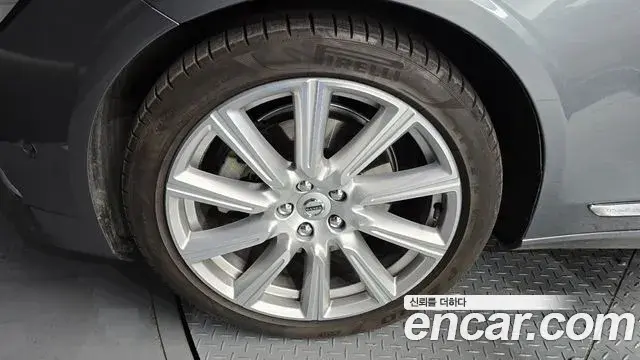Volvo S90 2019 — Photo 1/20