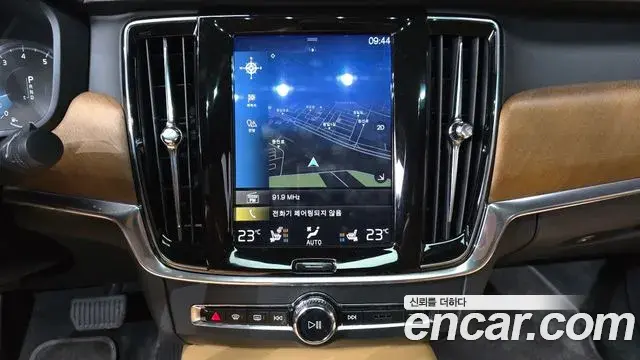 Volvo S90 2019 — Photo 4/20