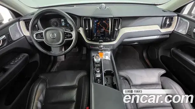 Volvo XC60 2021 — Şəkil 12/20