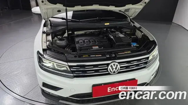 Volkswagen Tiguan 2020 — Photo 11/20