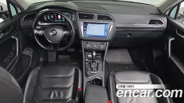 Volkswagen Tiguan 2020 — Photo 13/20