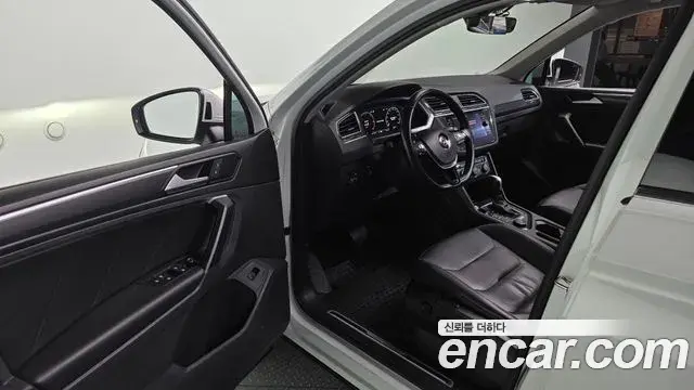 Volkswagen Tiguan 2020 — Photo 6/20
