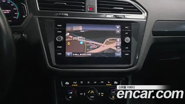 Volkswagen Tiguan 2020 — Photo 12/20