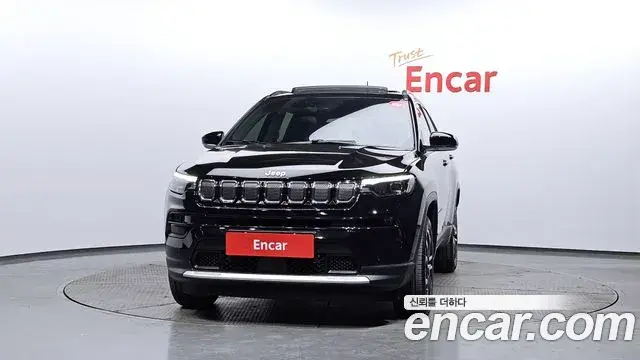 Jeep Compass 2022 — ფოტო 19/20