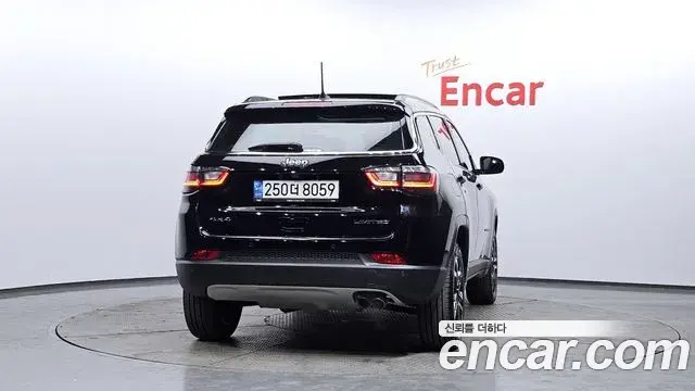 Jeep Compass 2022 — ფოტო 3/20