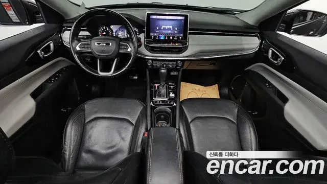 Jeep Compass 2022 — ფოტო 8/20