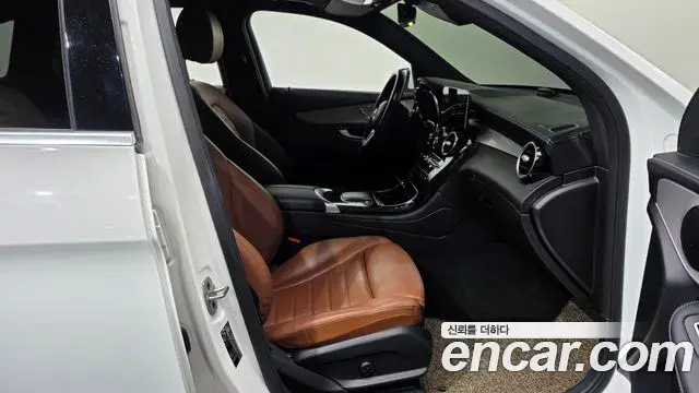 Mercedes-Benz GLC-Class 2022 — ფოტო 15/20